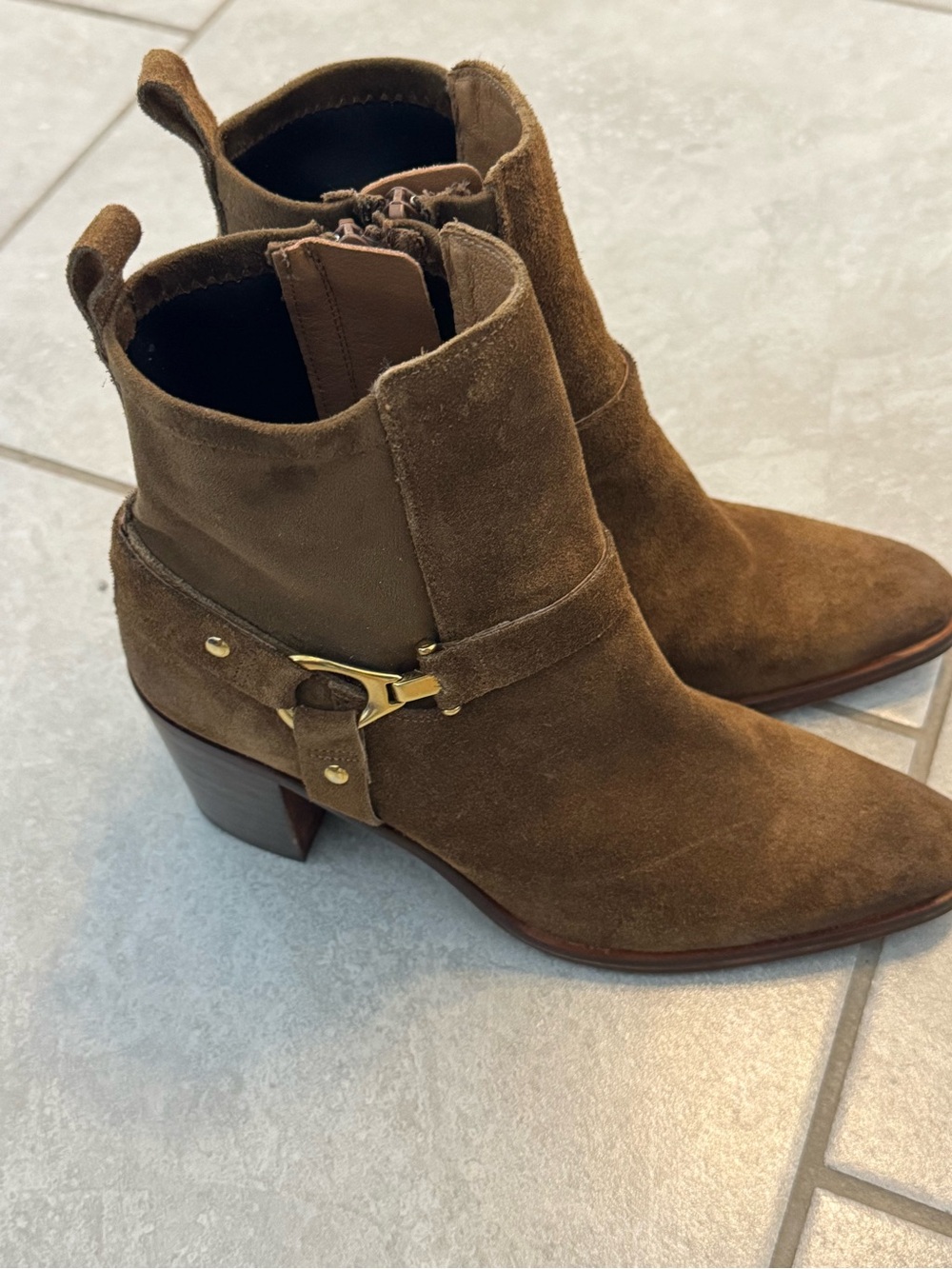 Andre Assous Royal Suede Women's Ankle Boots - Classic Western size 8 Pre-owned. - Picture 2 of 4